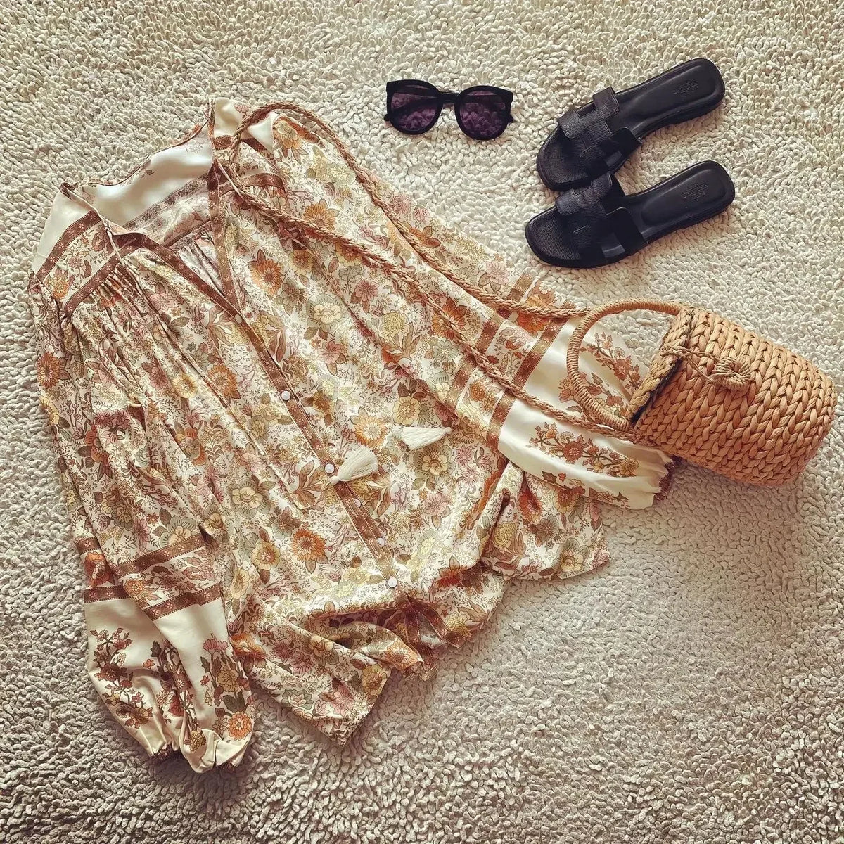 Super Chic Boho Blouse for Women Floral Print Buttons V-Neck Tassel Women Blouses Autumn Long Sleeve Blouse Shirt Tops Holiday